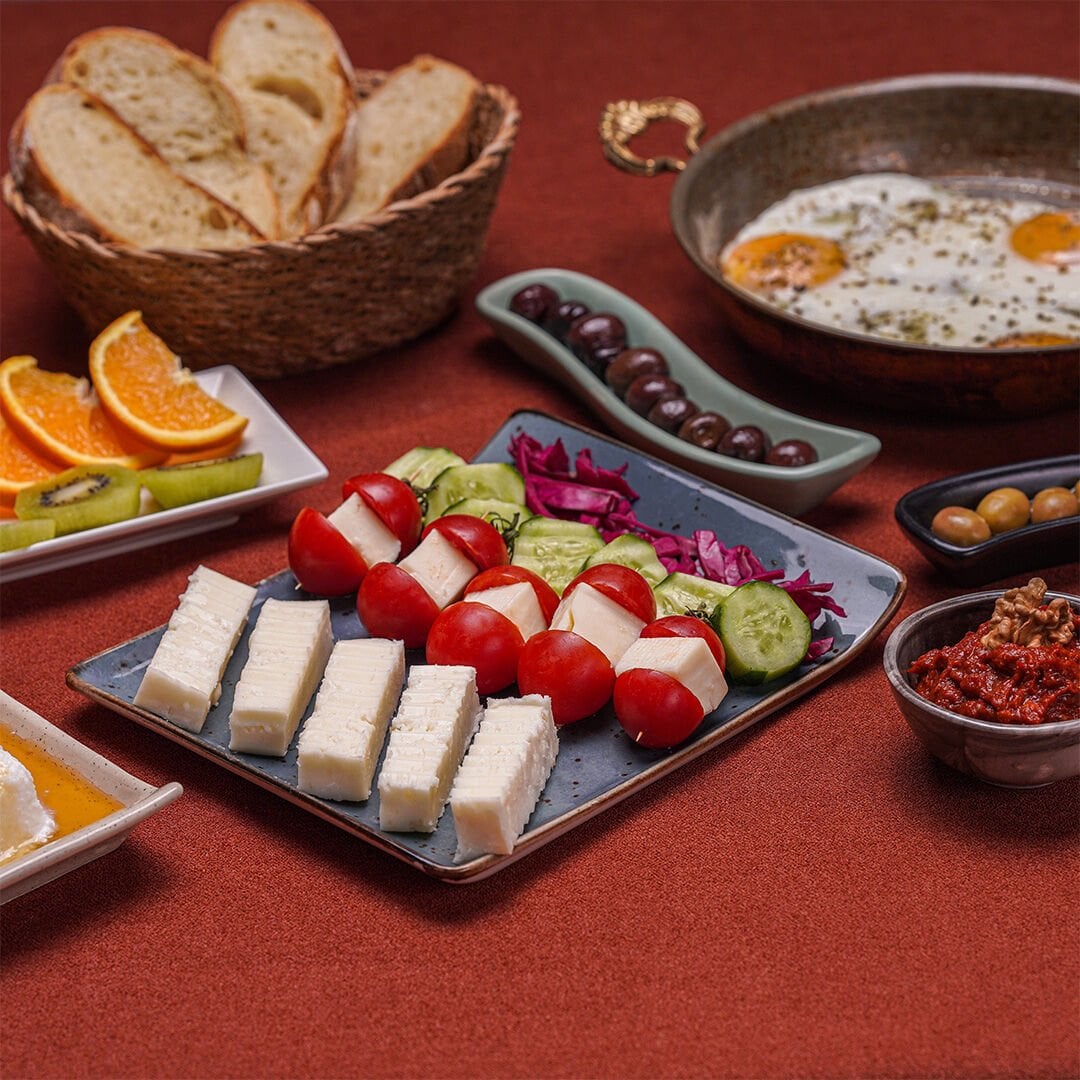Tam Yağlı İnek Peyniri Çanakkale 700 Gr — ürün görseli
