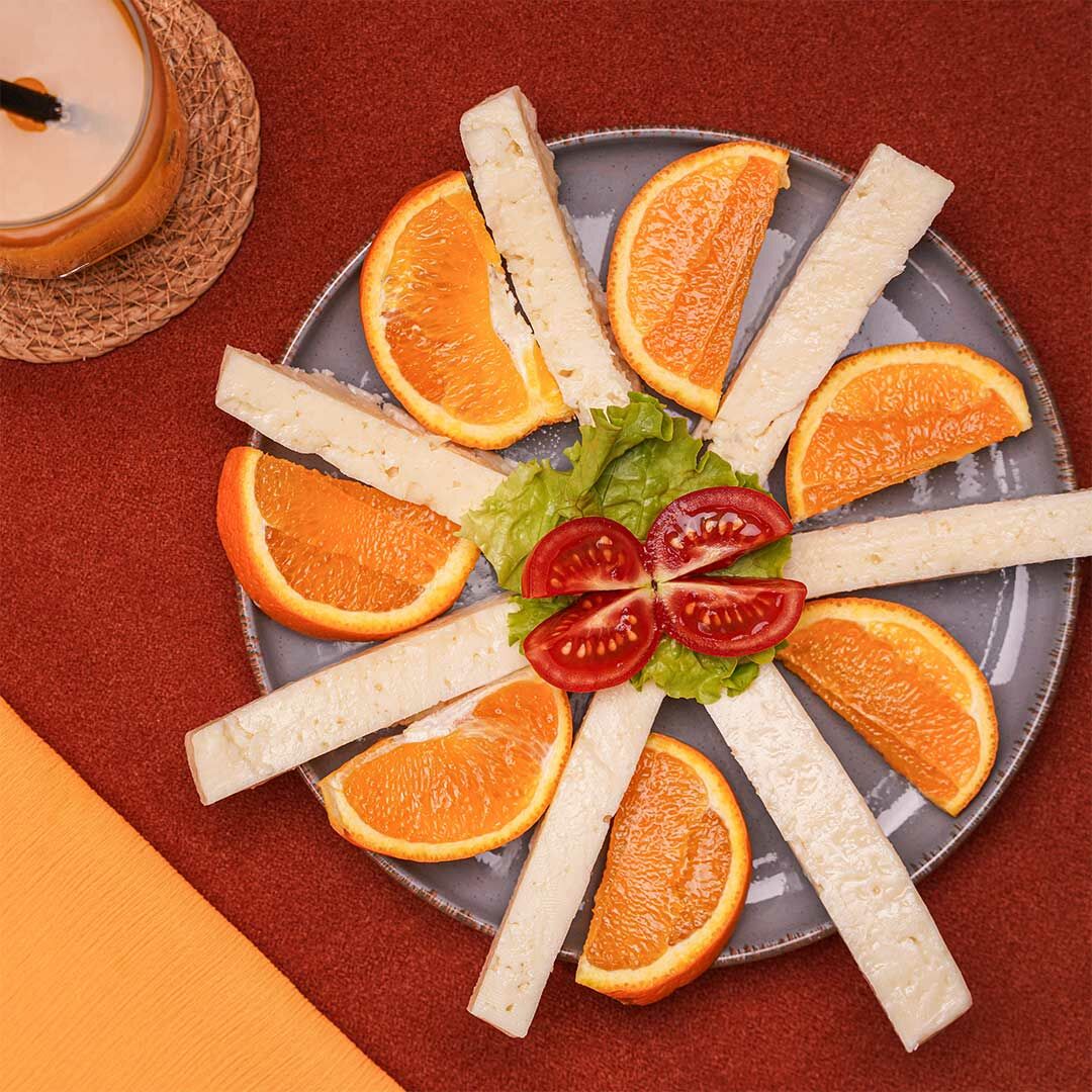 İzmir İnek Tulum Peyniri 500 Gr — yakın çekim