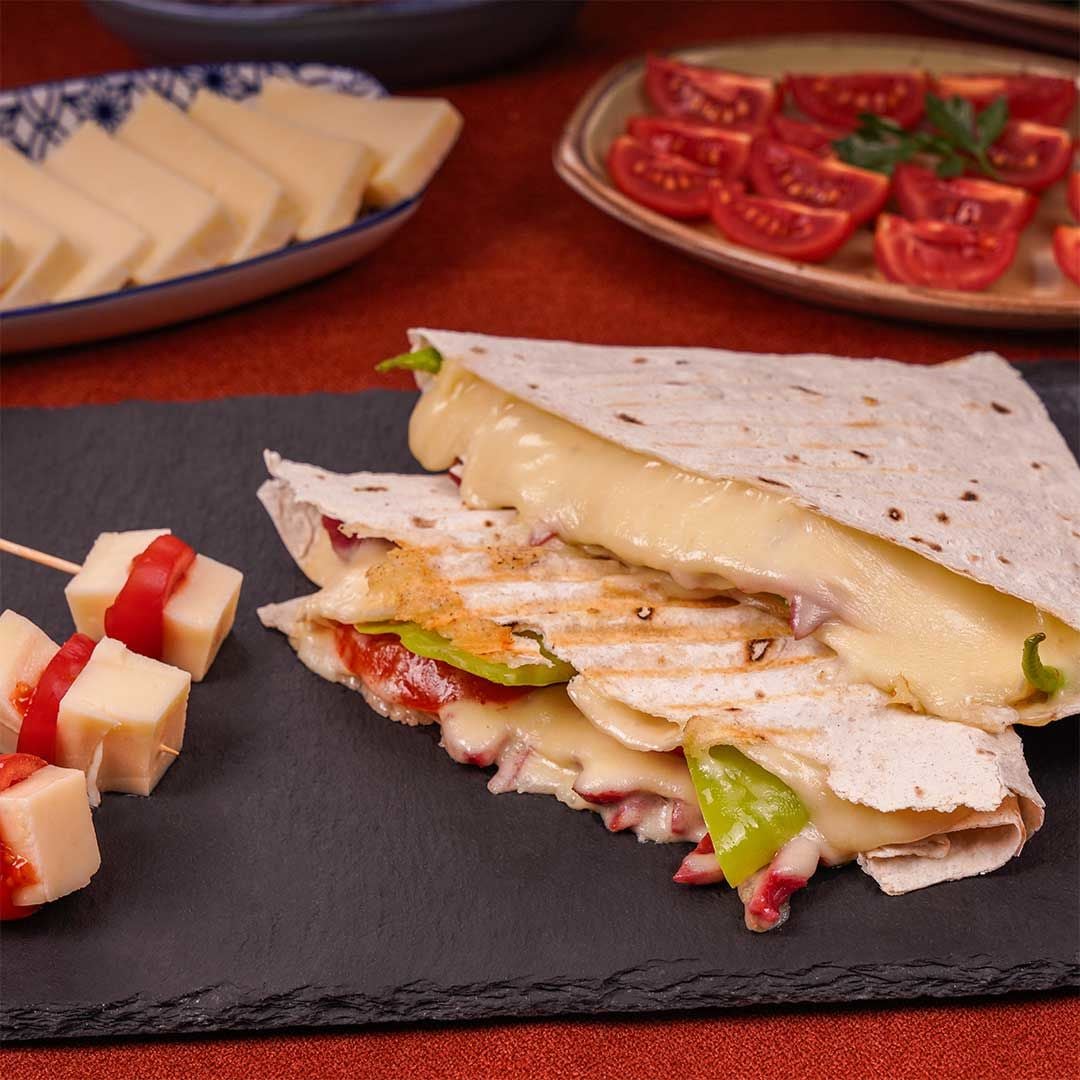 Mihaliç Peyniri ( Az Tuzlu ) 600 Gr — yakın çekim